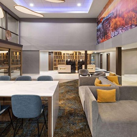 La Quinta Inn & Suites By Wyndham Yakima Downtown Extérieur photo