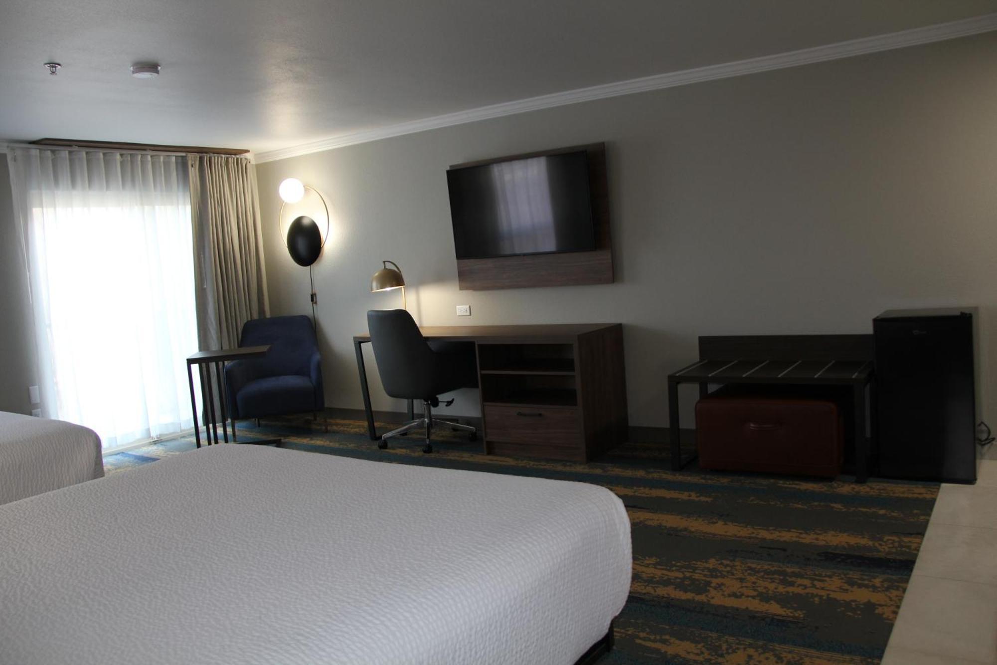 La Quinta Inn & Suites By Wyndham Yakima Downtown Extérieur photo