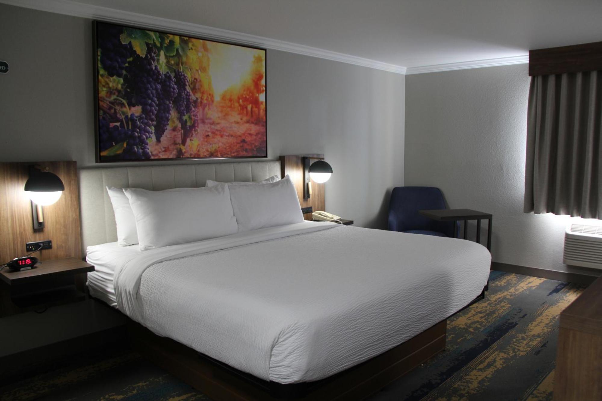 La Quinta Inn & Suites By Wyndham Yakima Downtown Extérieur photo
