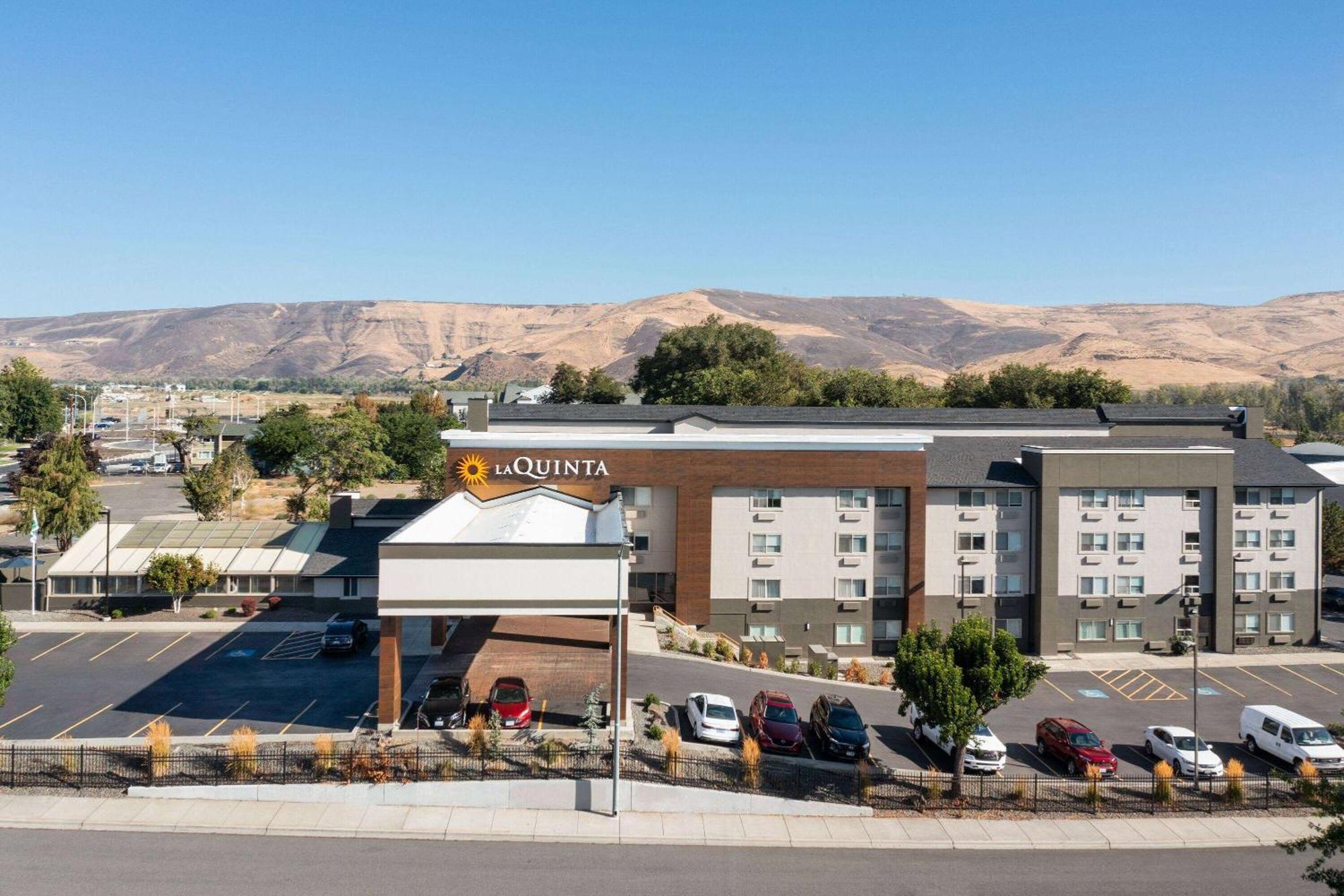 La Quinta Inn & Suites By Wyndham Yakima Downtown Extérieur photo