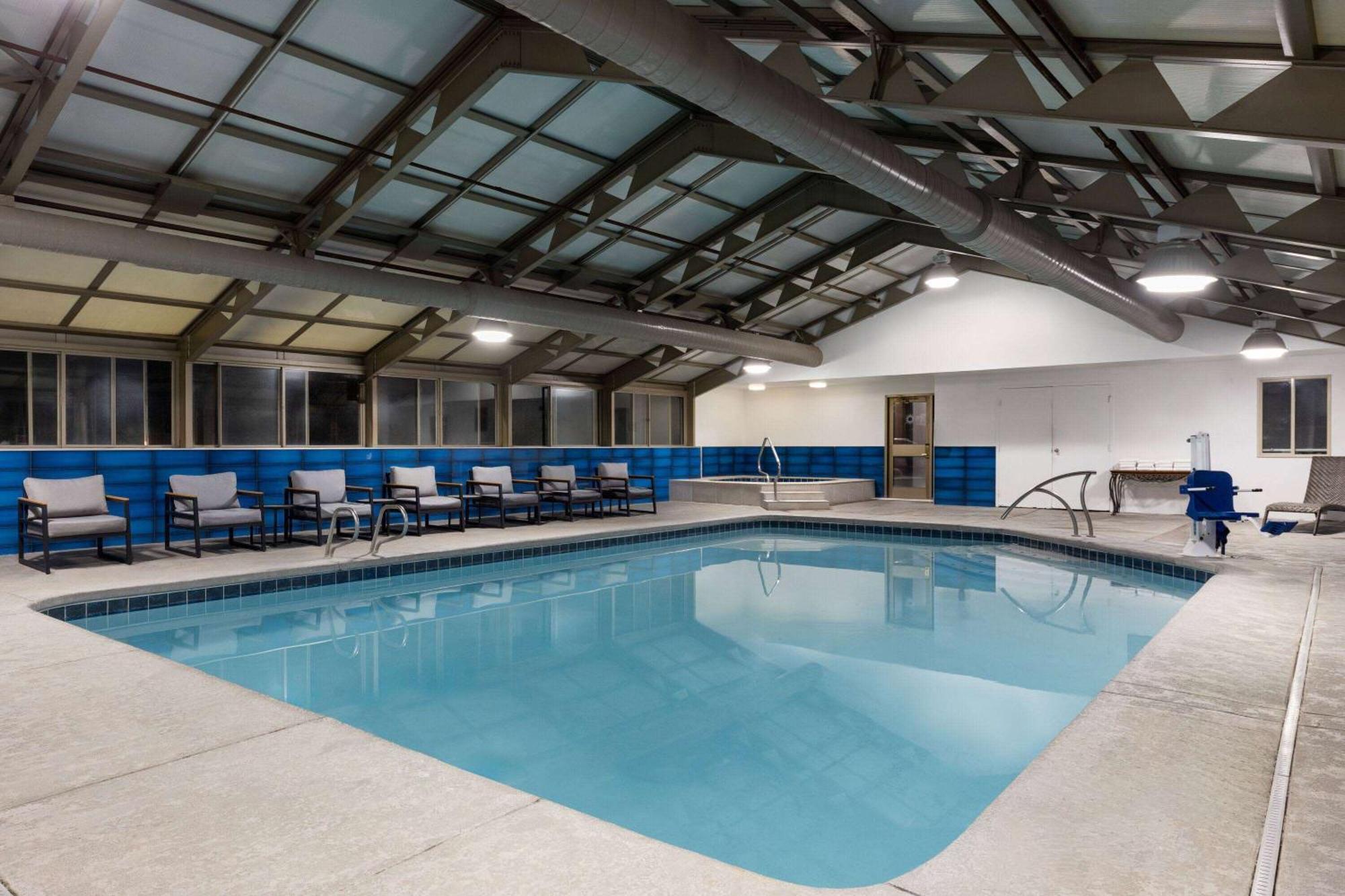 La Quinta Inn & Suites By Wyndham Yakima Downtown Extérieur photo