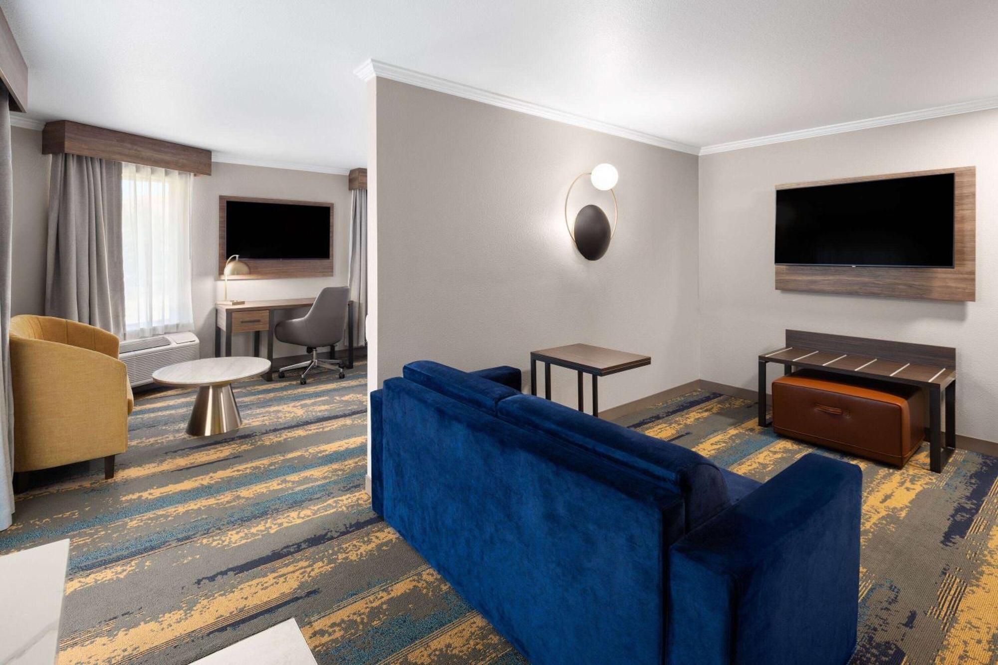 La Quinta Inn & Suites By Wyndham Yakima Downtown Extérieur photo