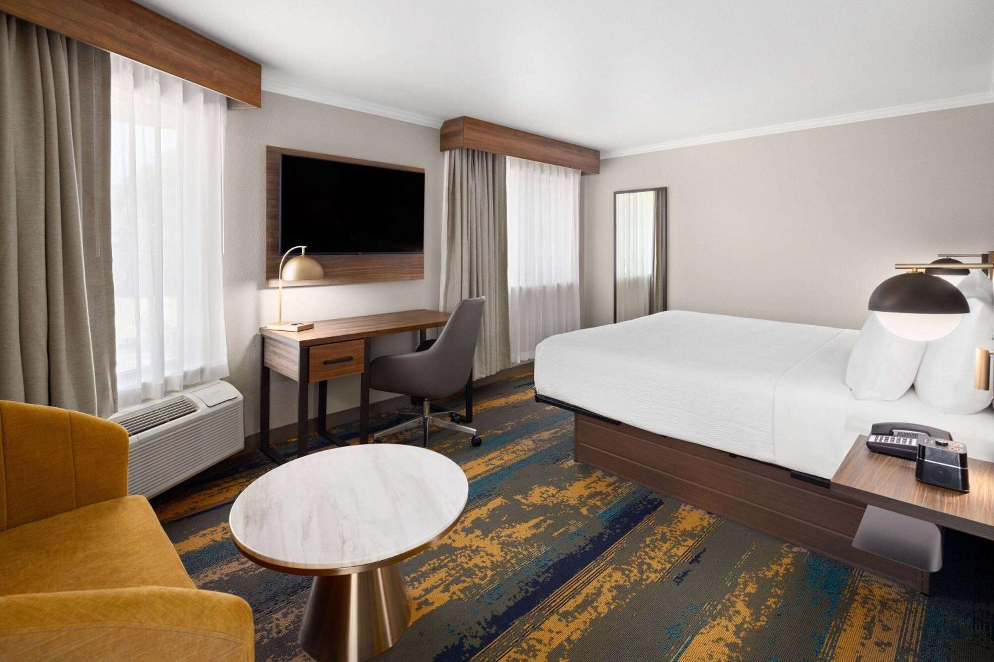 La Quinta Inn & Suites By Wyndham Yakima Downtown Extérieur photo